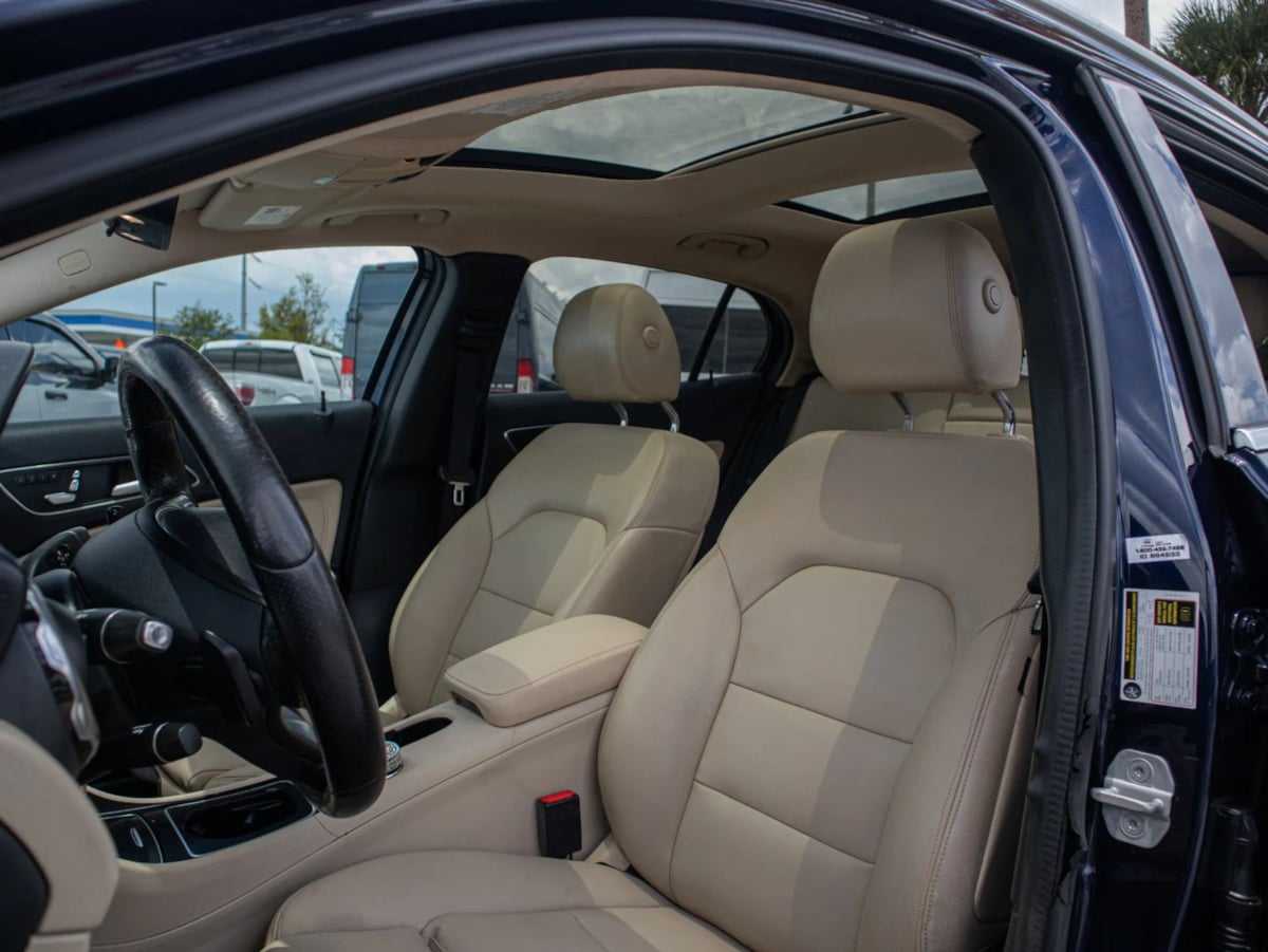 Mercedes-Benz GLA 250 photo 30