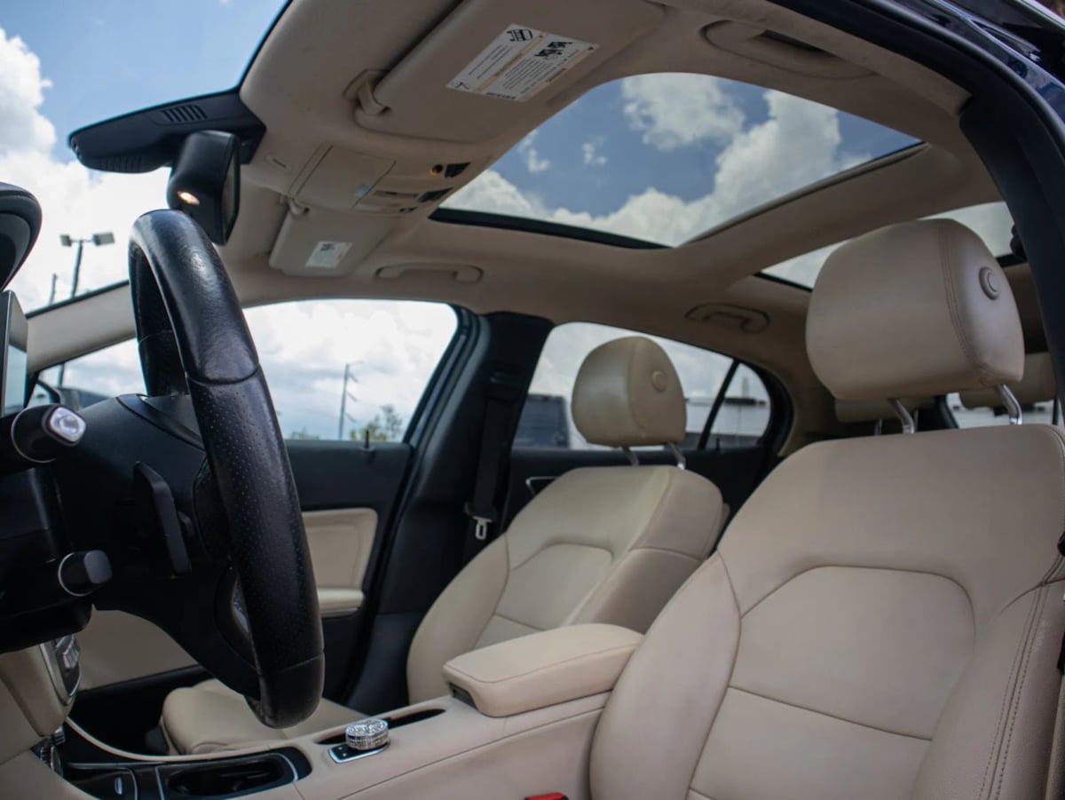 Mercedes-Benz GLA 250 photo 31