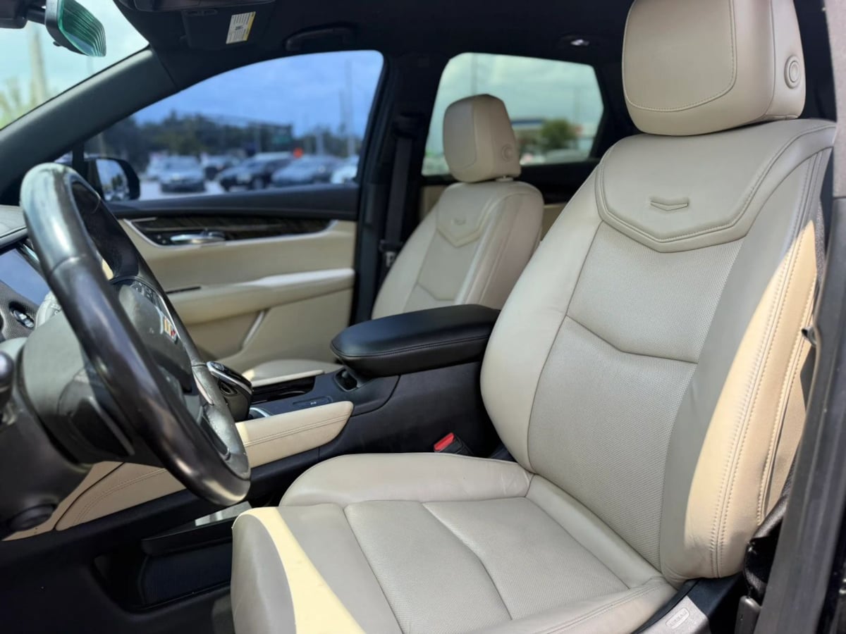Cadillac XT5 photo 13