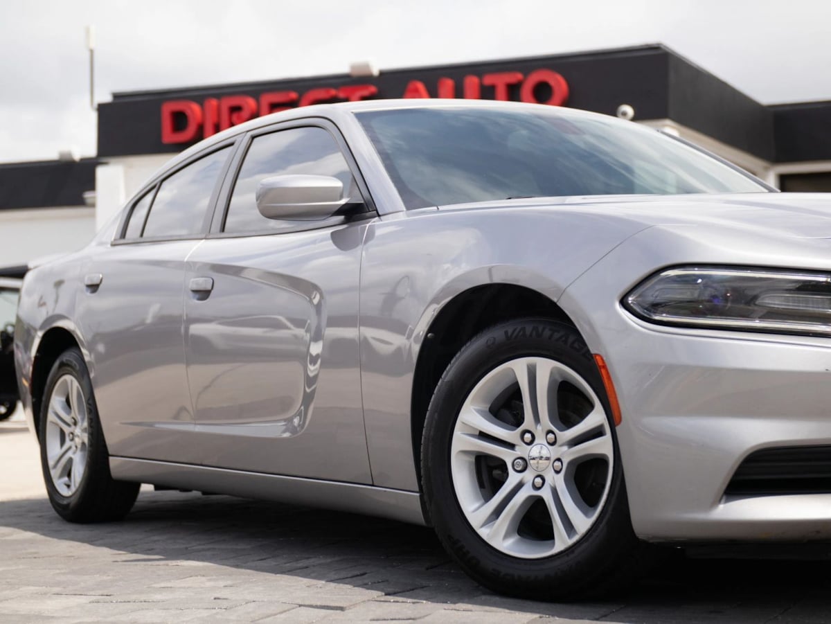 Dodge Charger photo 2