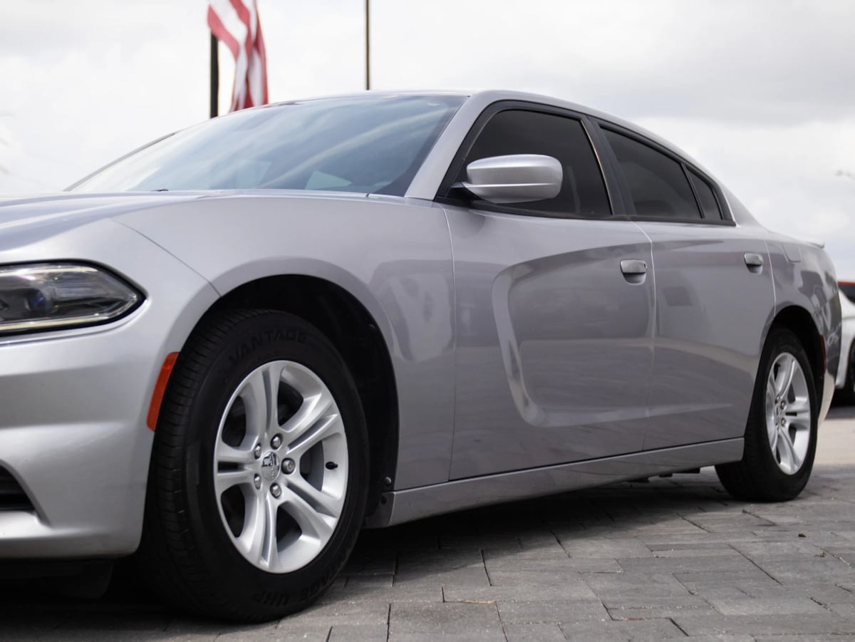 Dodge Charger photo 7