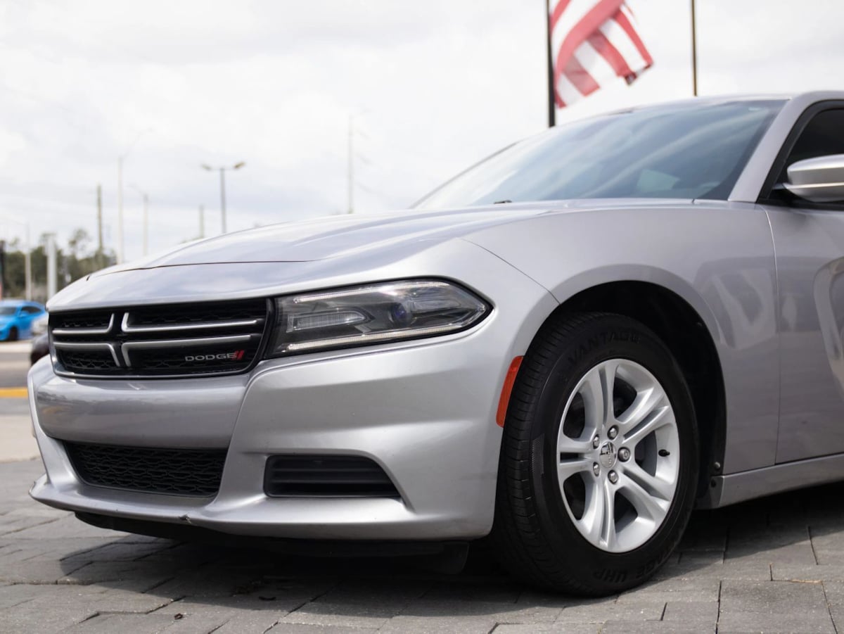 Dodge Charger photo 8