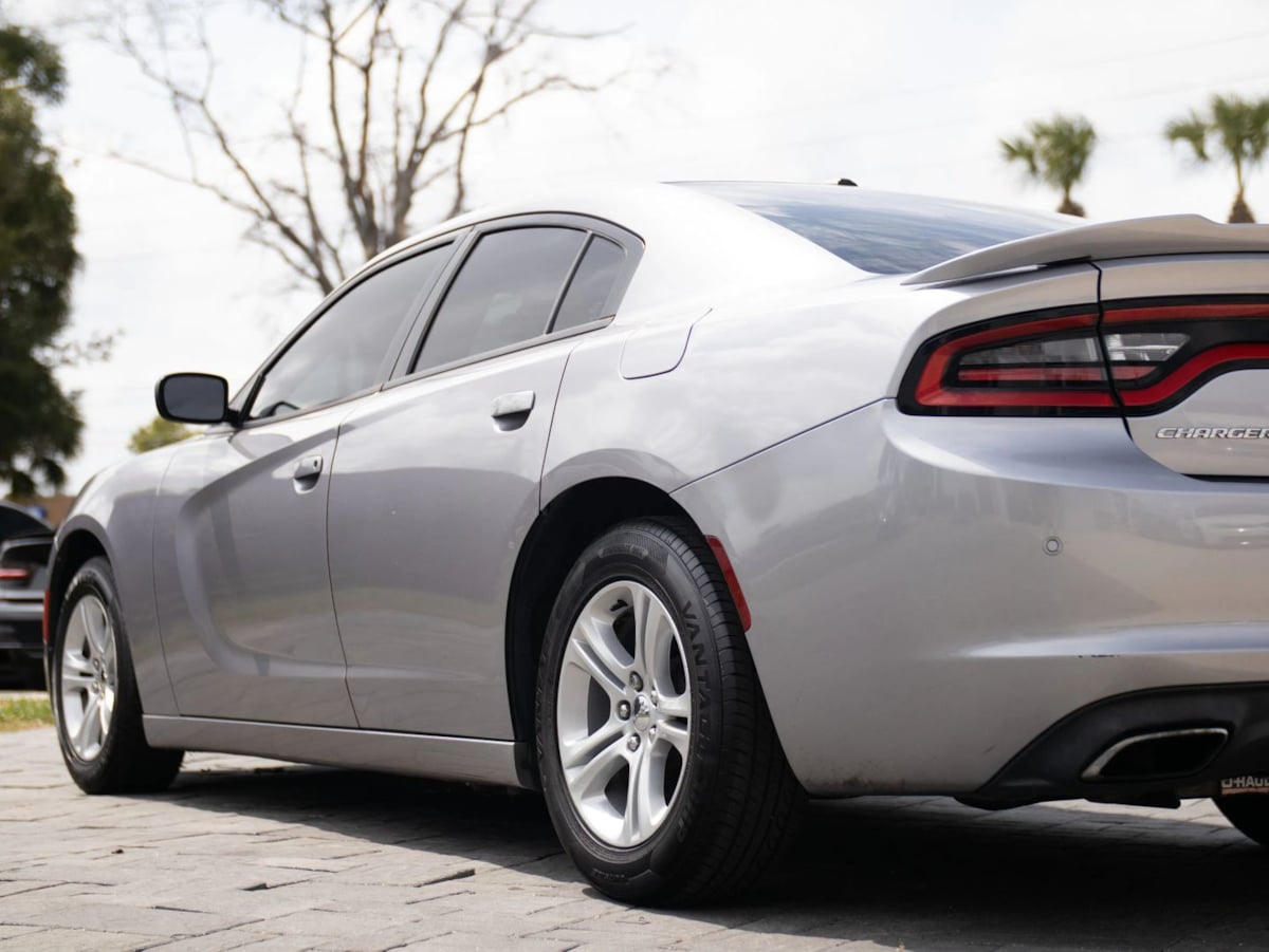 Dodge Charger photo 9