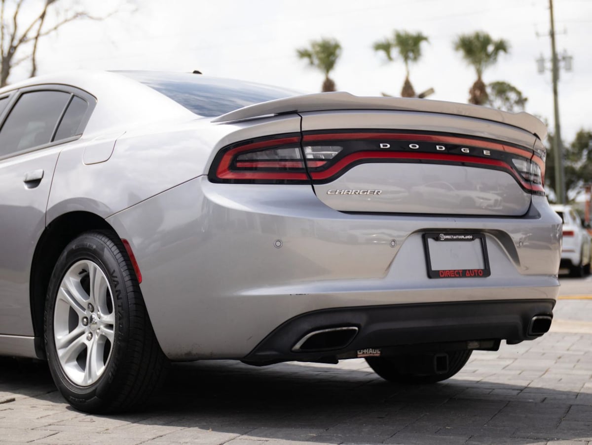 Dodge Charger photo 11