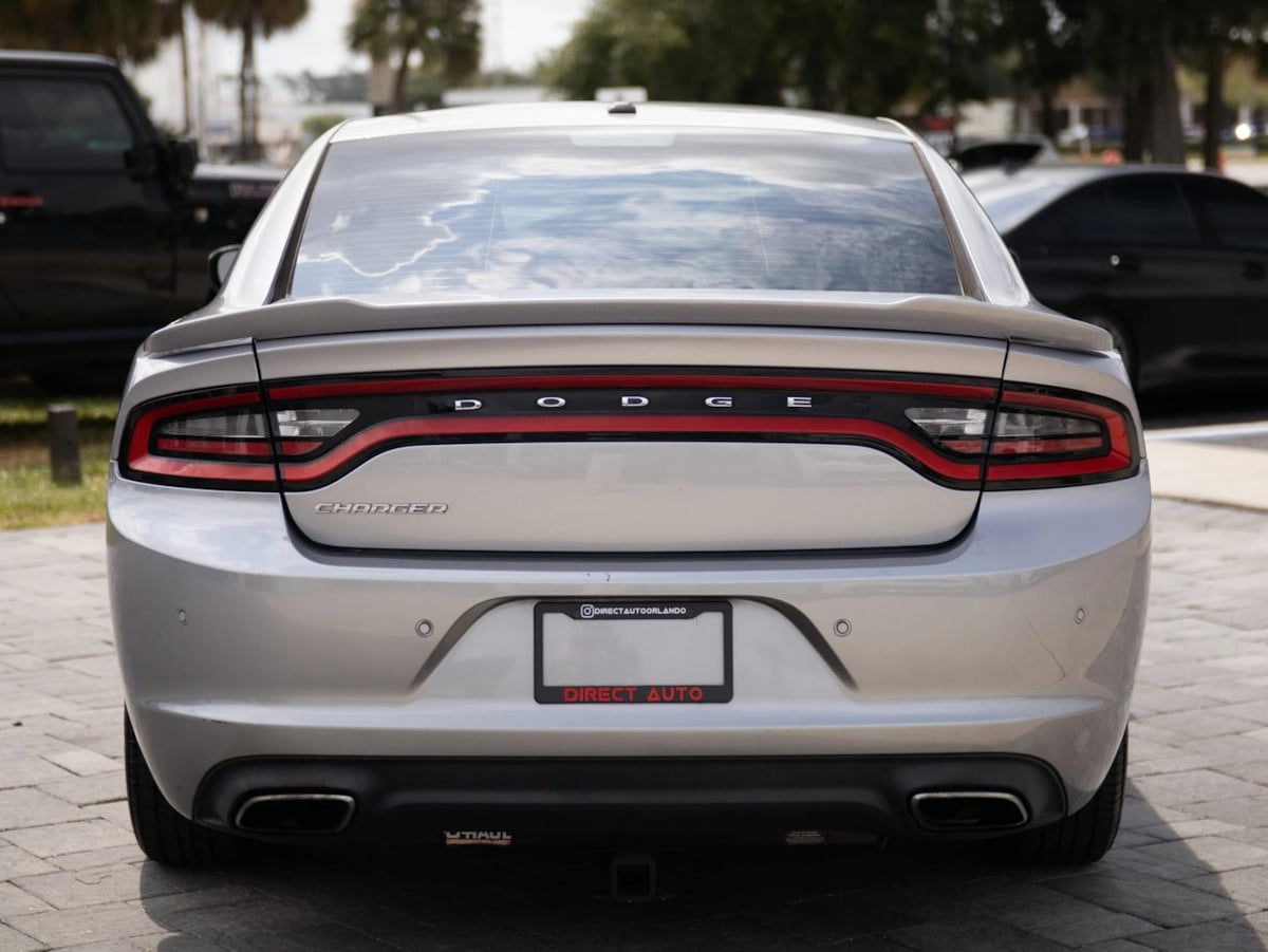 Dodge Charger photo 13