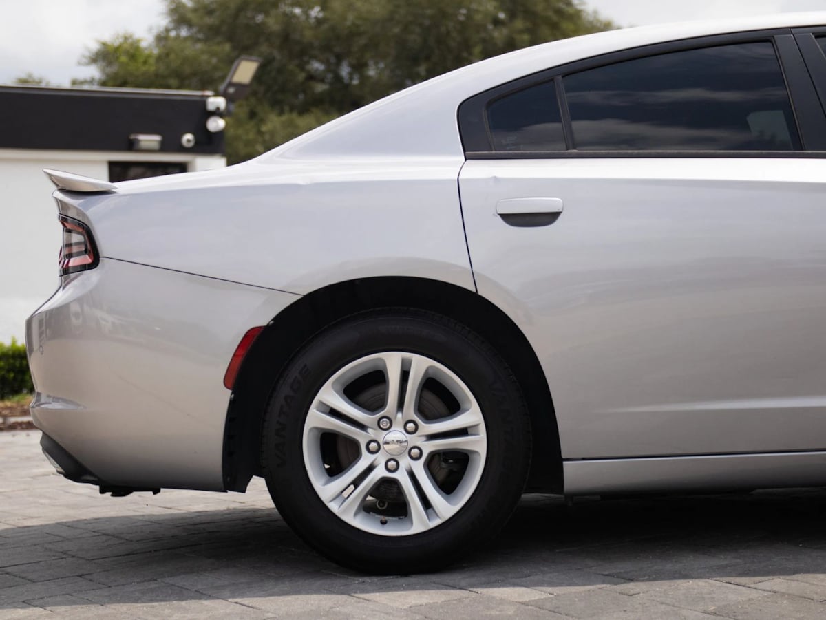 Dodge Charger photo 15