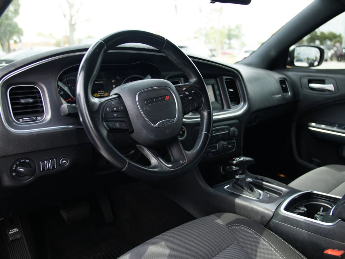 Dodge Charger photo 17