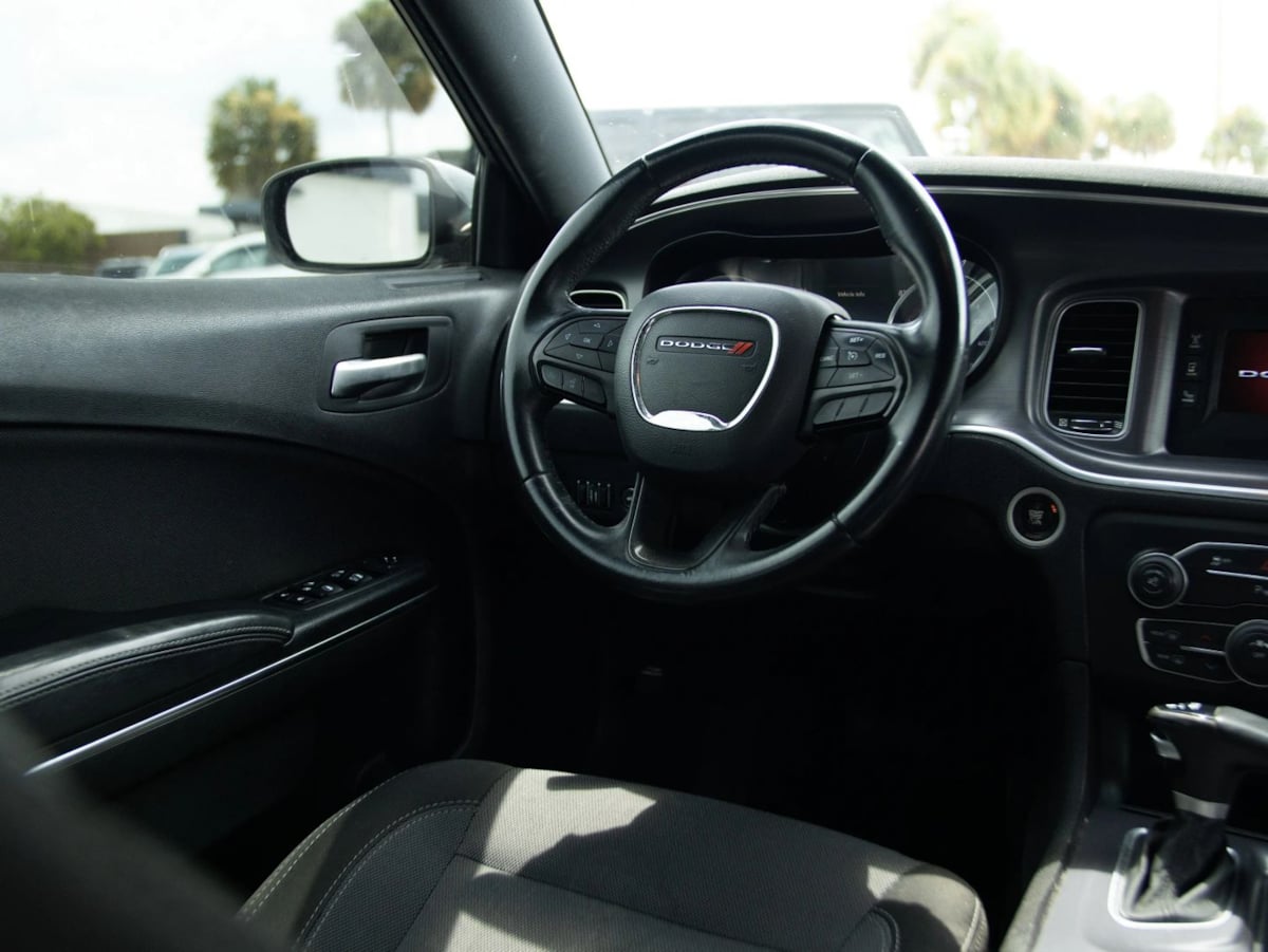 Dodge Charger photo 28