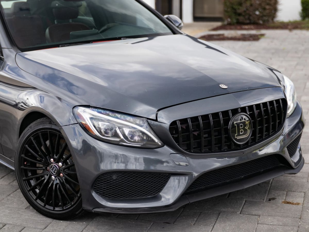 Mercedes-Benz C300 photo 2