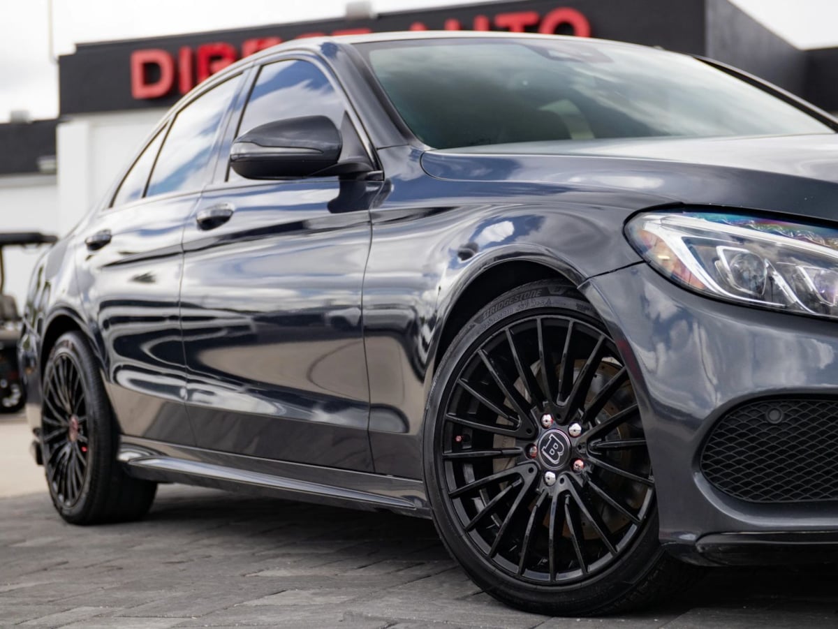 Mercedes-Benz C300 photo 3