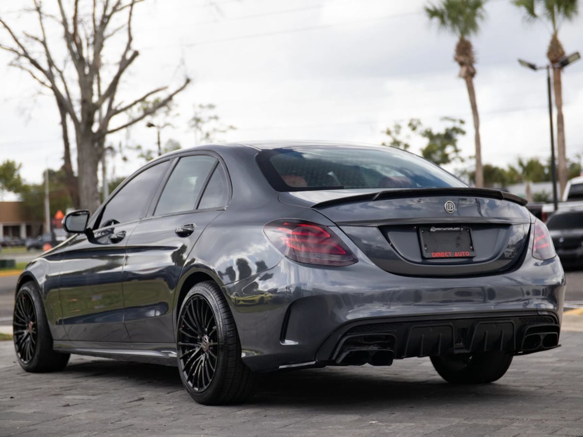 Mercedes-Benz C300 photo 11