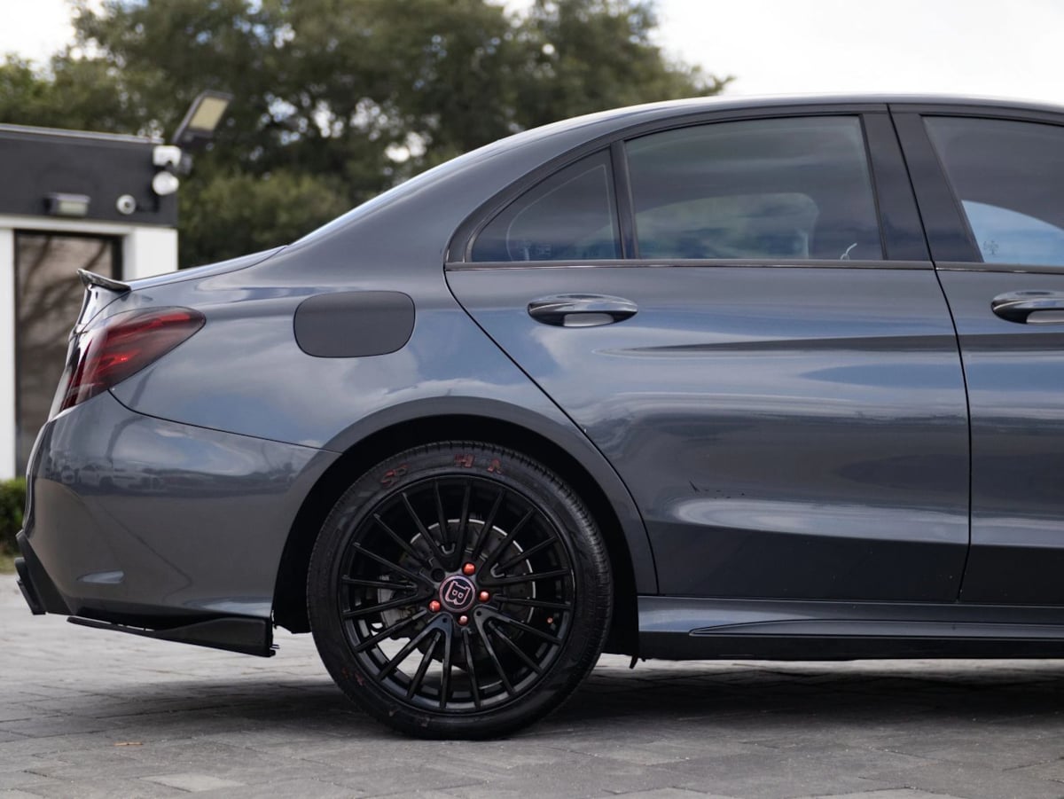 Mercedes-Benz C300 photo 17