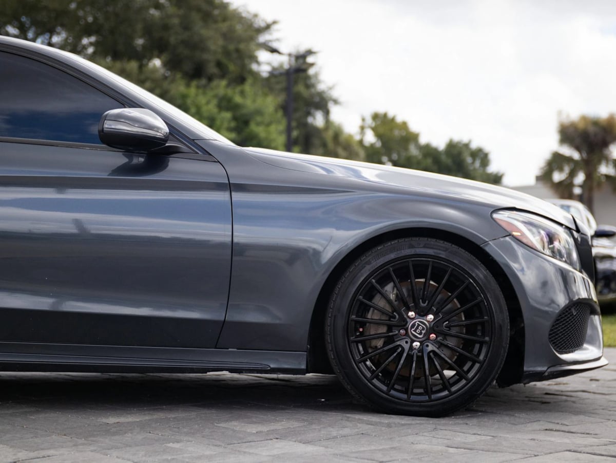 Mercedes-Benz C300 photo 18