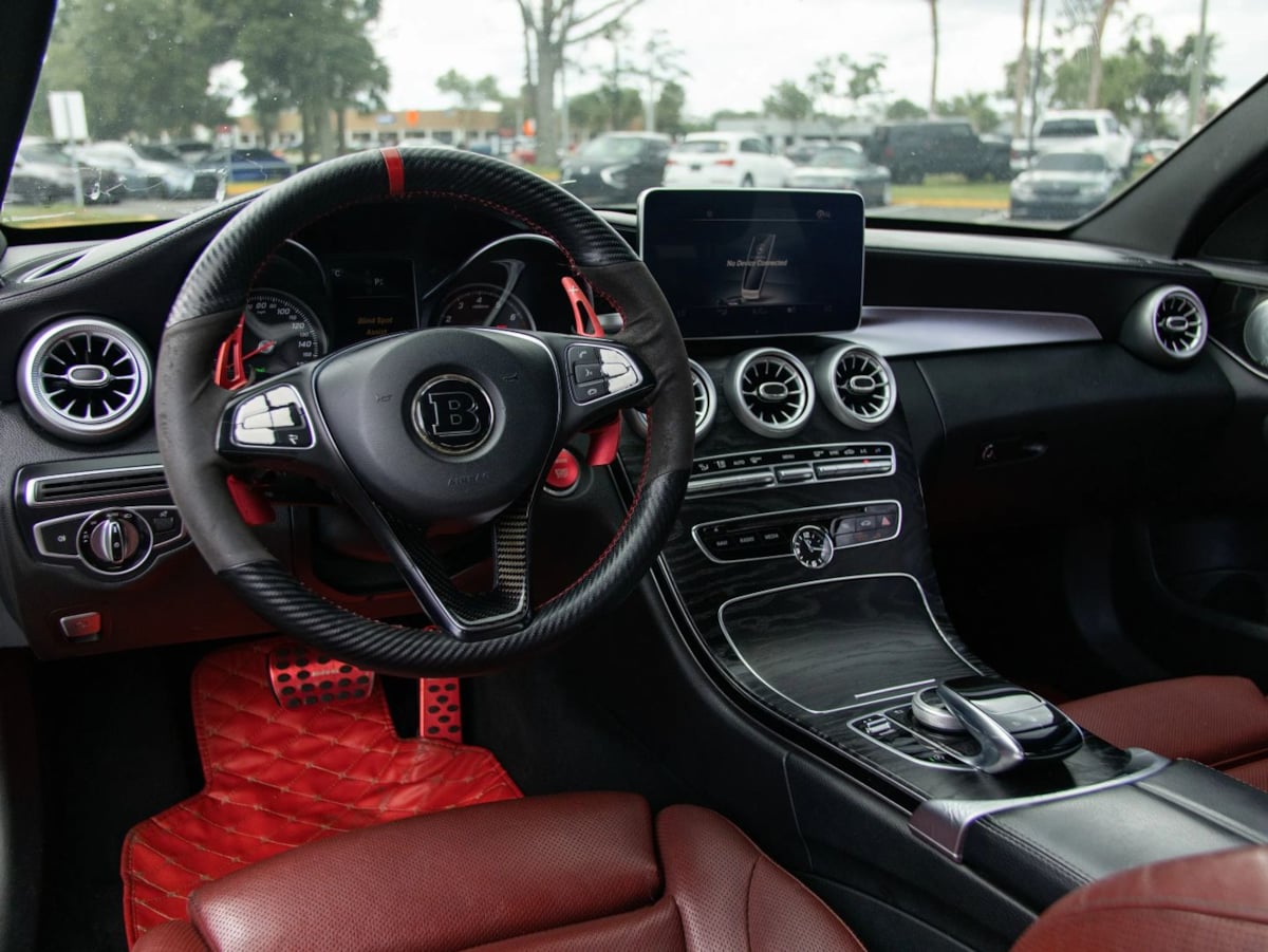 Mercedes-Benz C300 photo 19