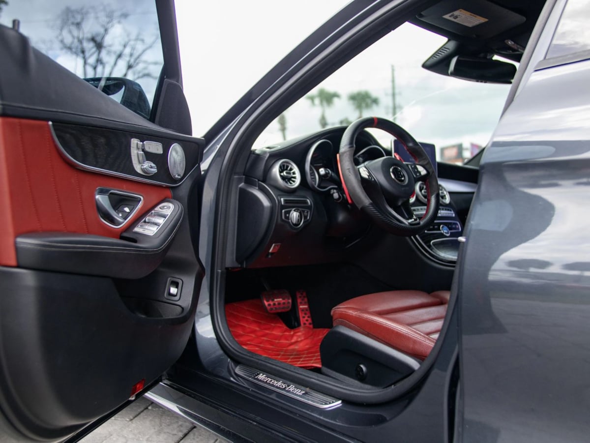 Mercedes-Benz C300 photo 20