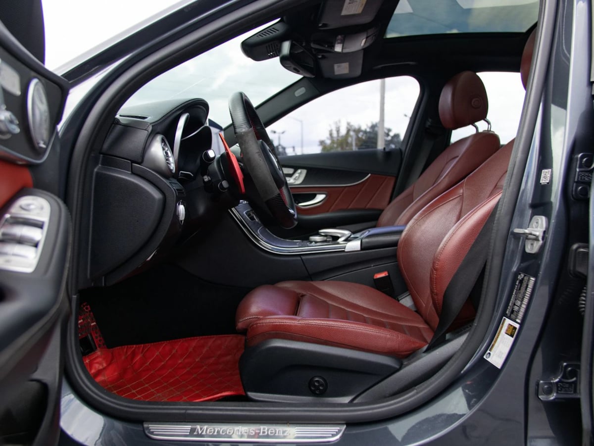 Mercedes-Benz C300 photo 22