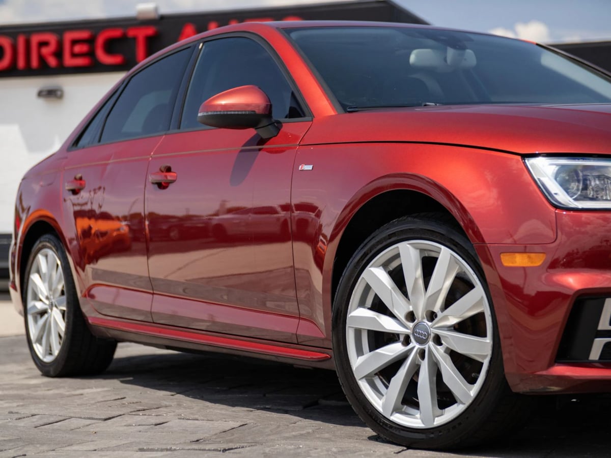 Audi A4 photo 2