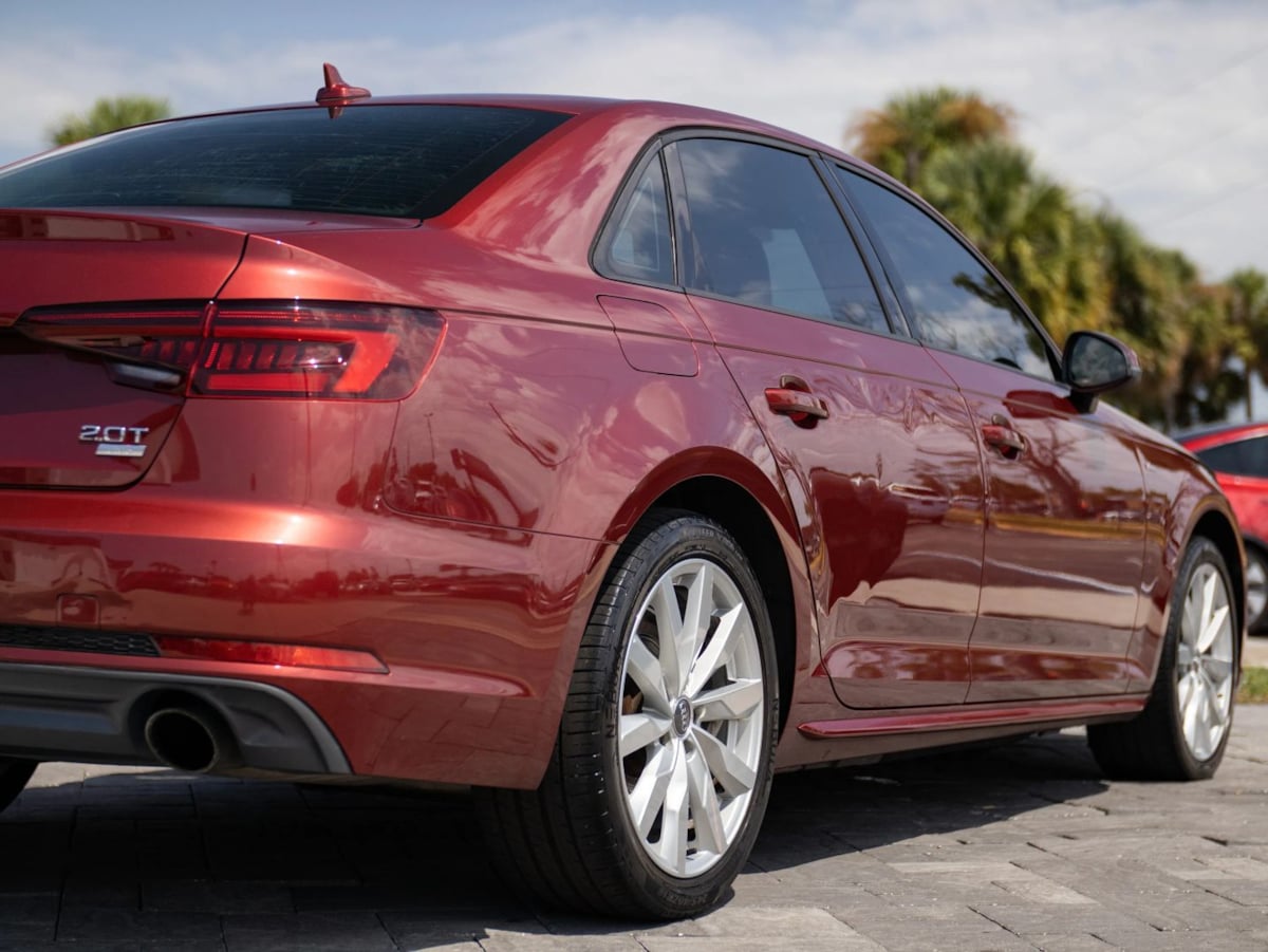 Audi A4 photo 14