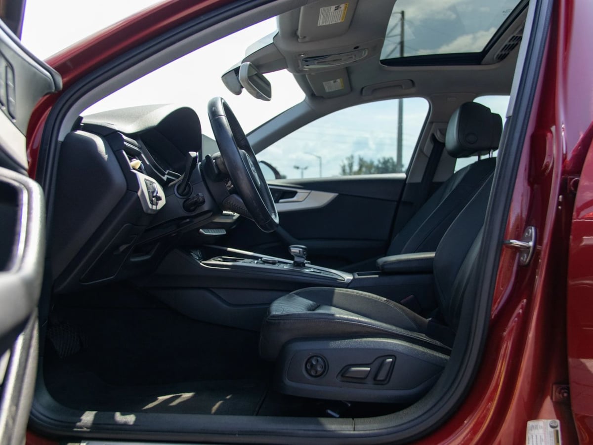 Audi A4 photo 17