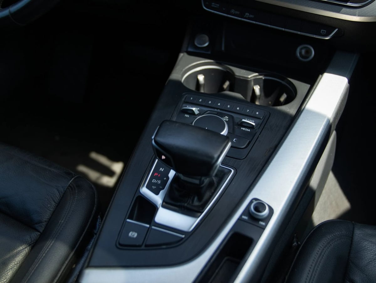 Audi A4 photo 28