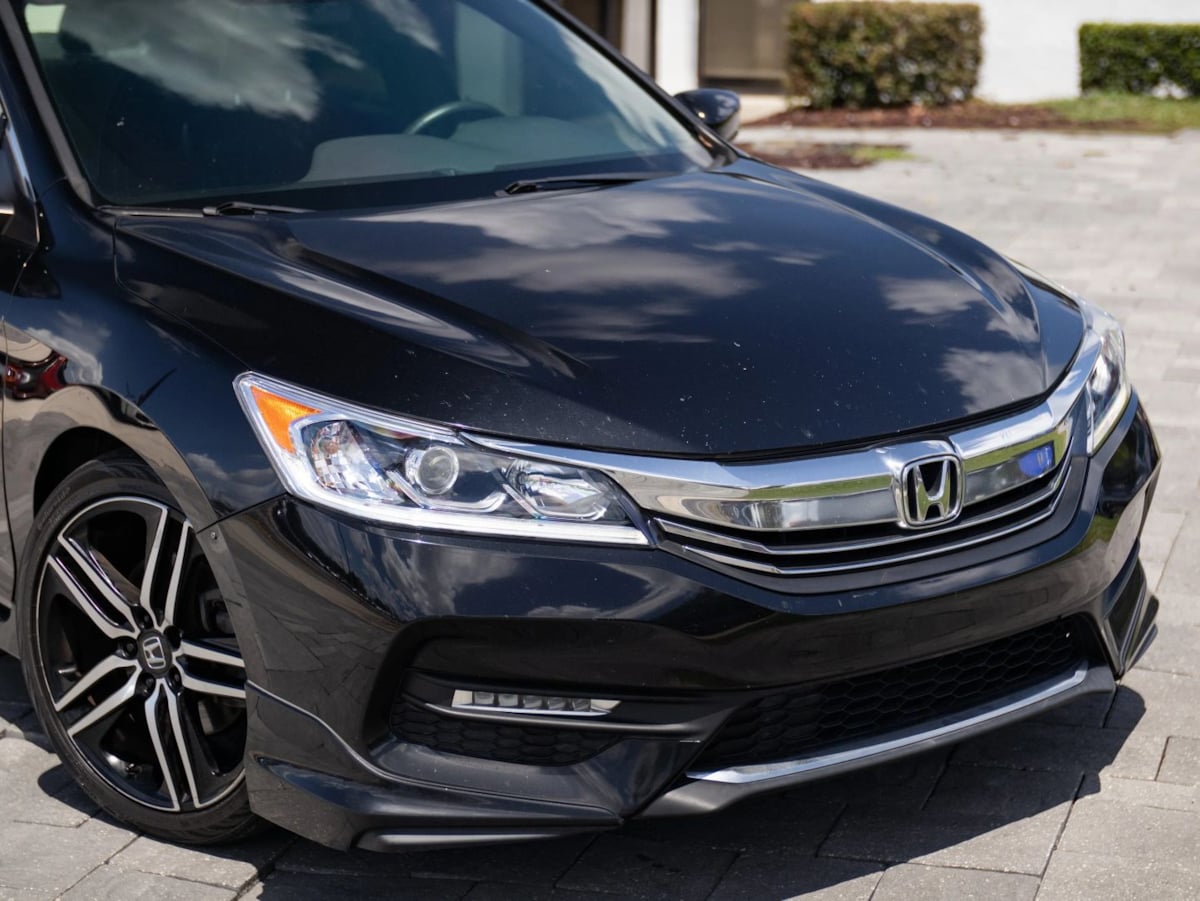 Honda Accord photo 3