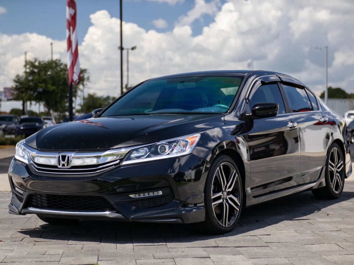 Honda Accord photo 6