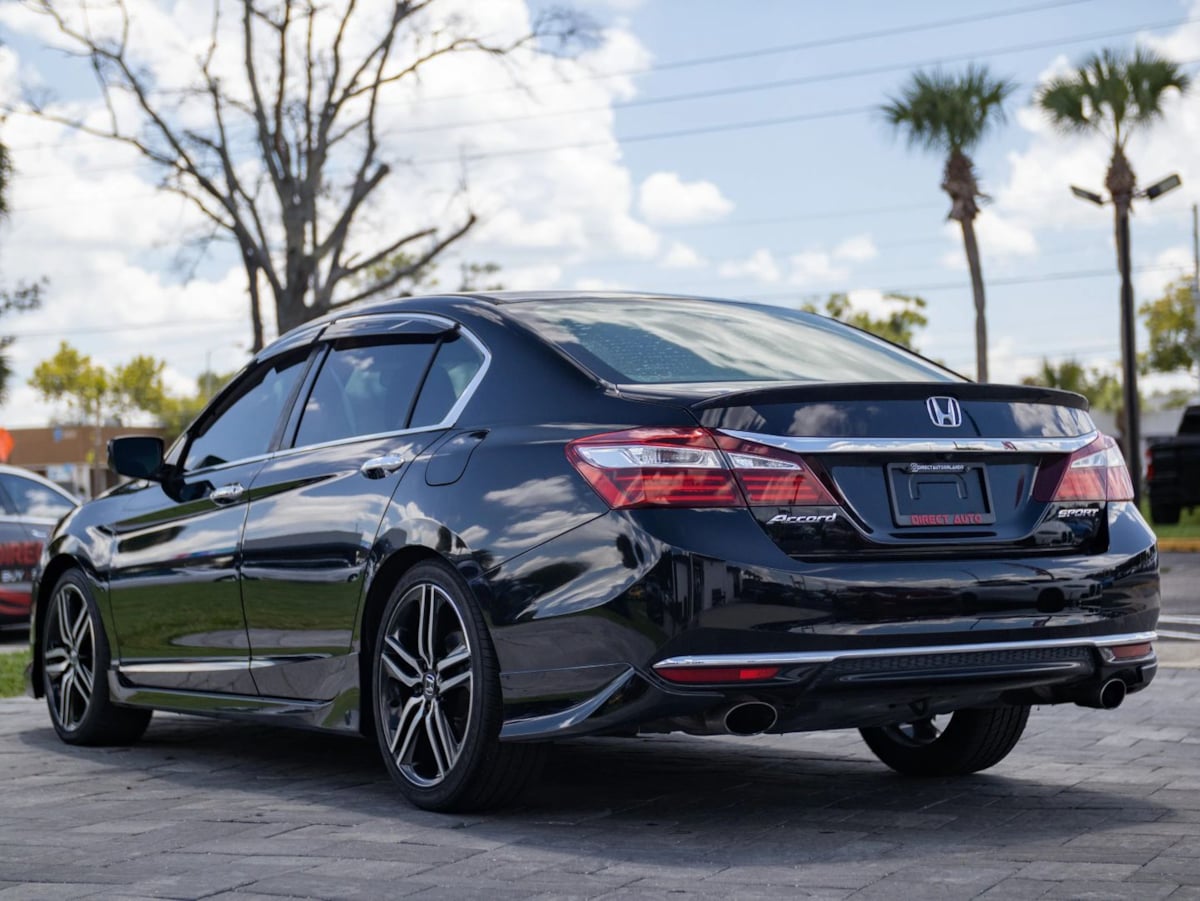 Honda Accord photo 10