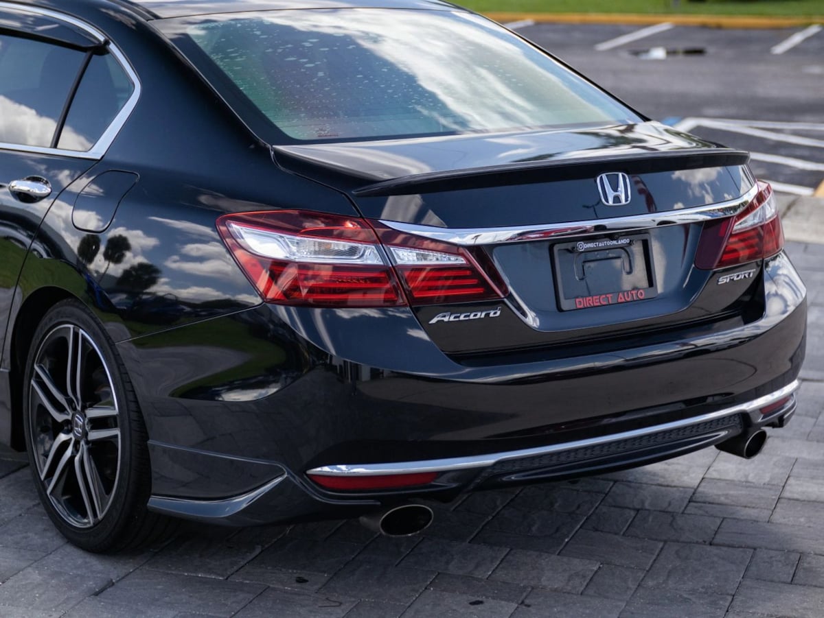 Honda Accord photo 11