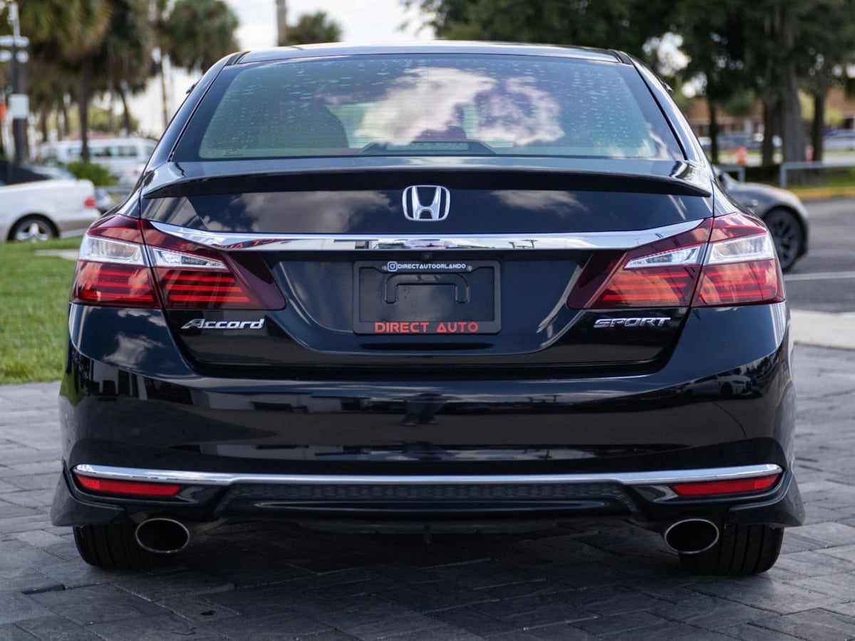 Honda Accord photo 12