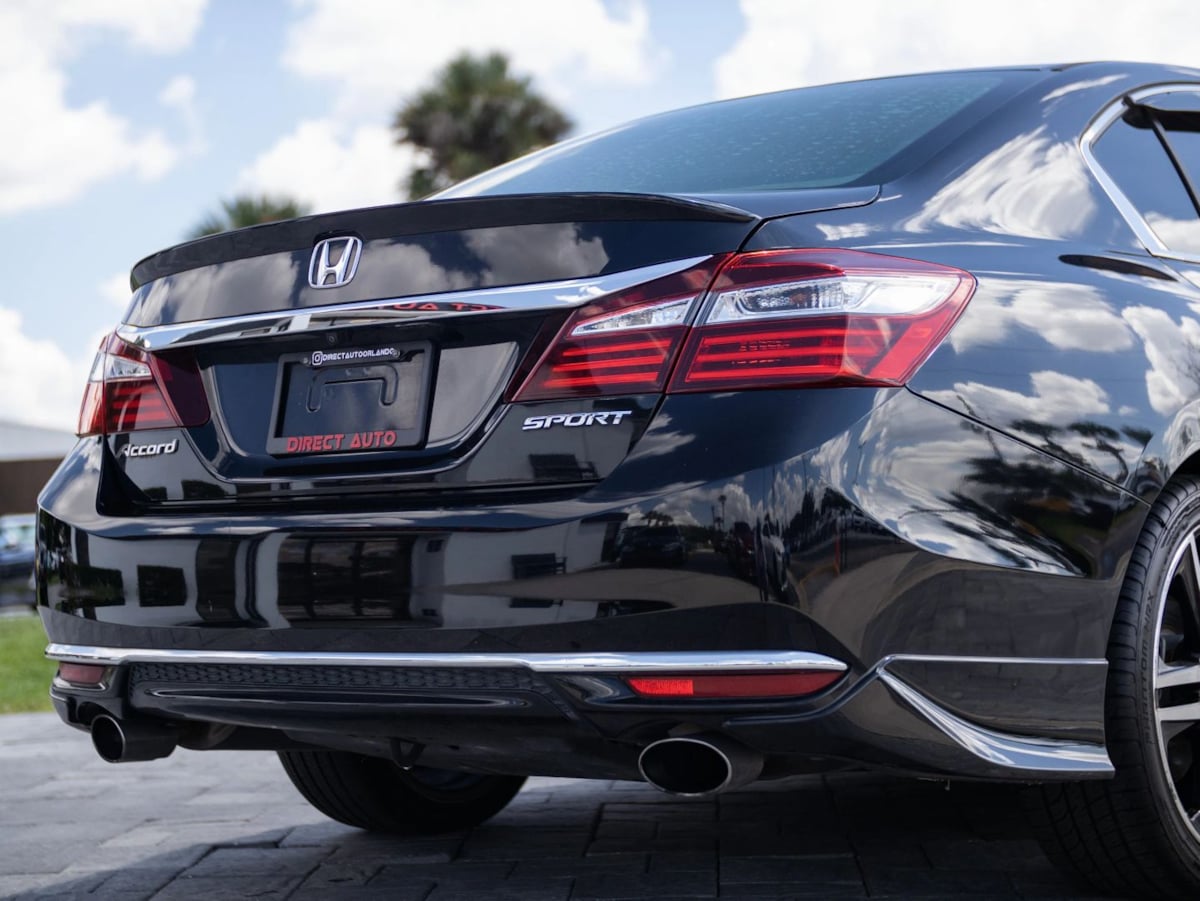 Honda Accord photo 13