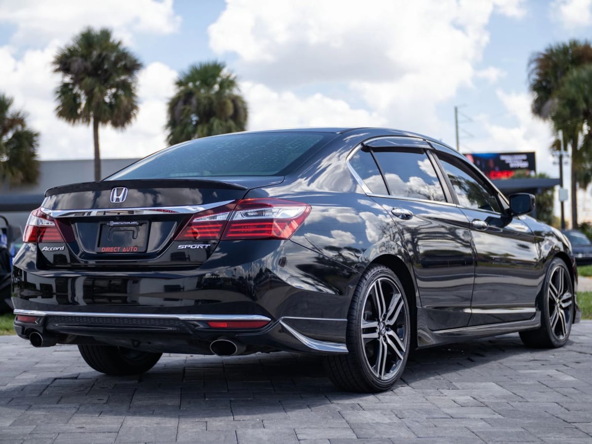 Honda Accord photo 14