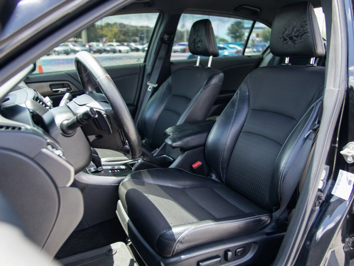 Honda Accord photo 18