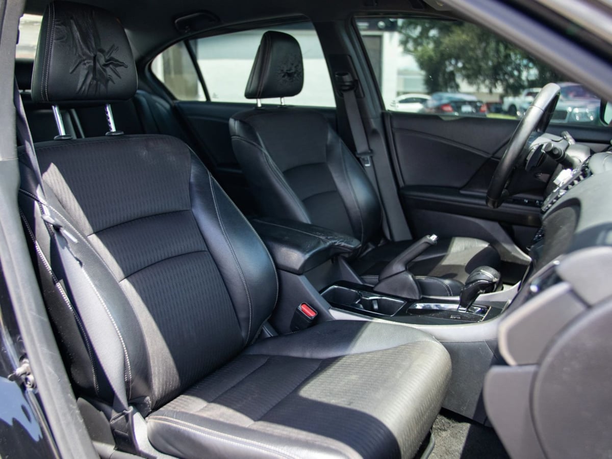 Honda Accord photo 20