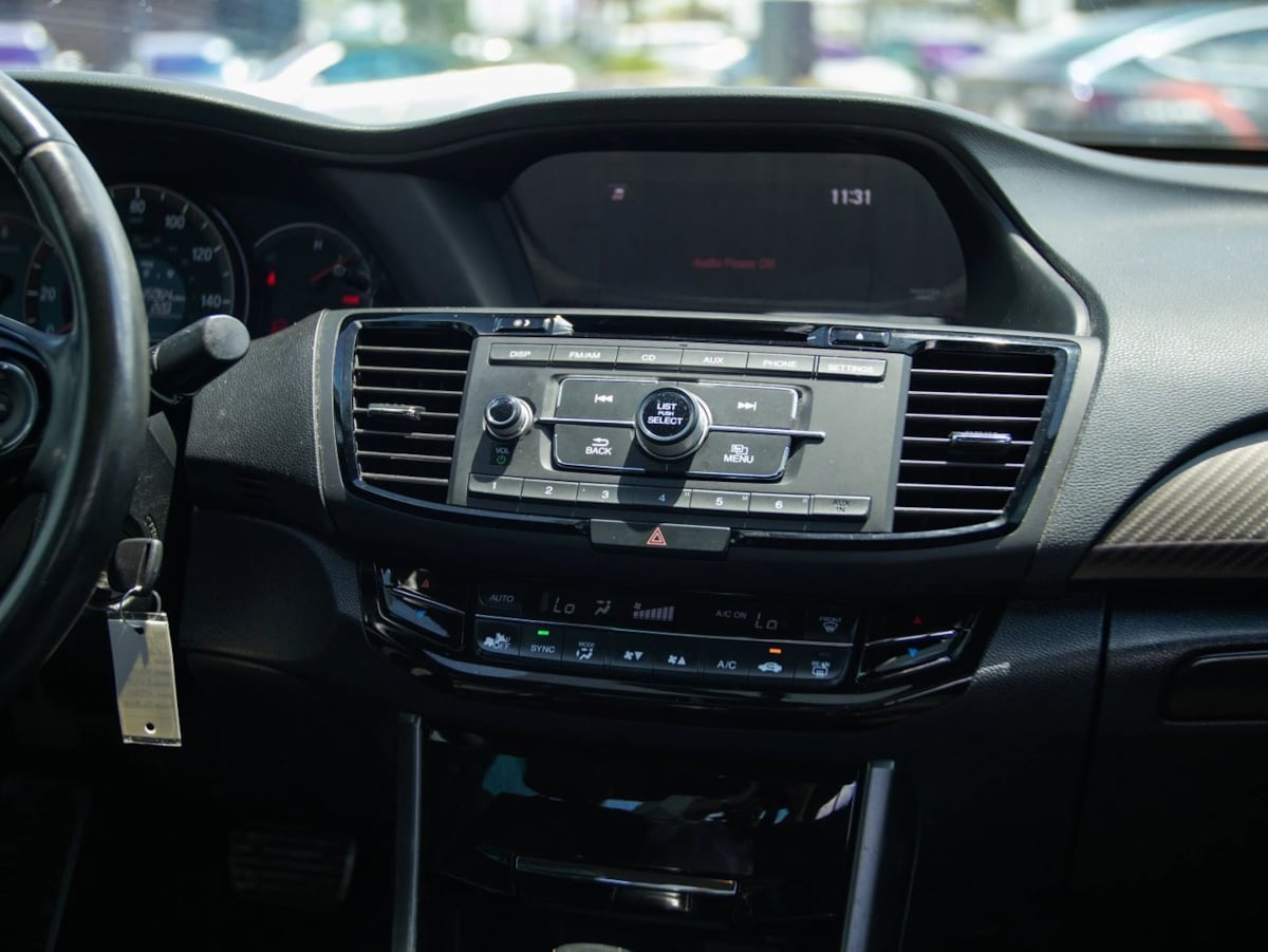 Honda Accord photo 27