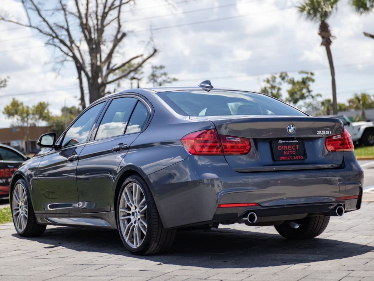 BMW 3 Series photo 9