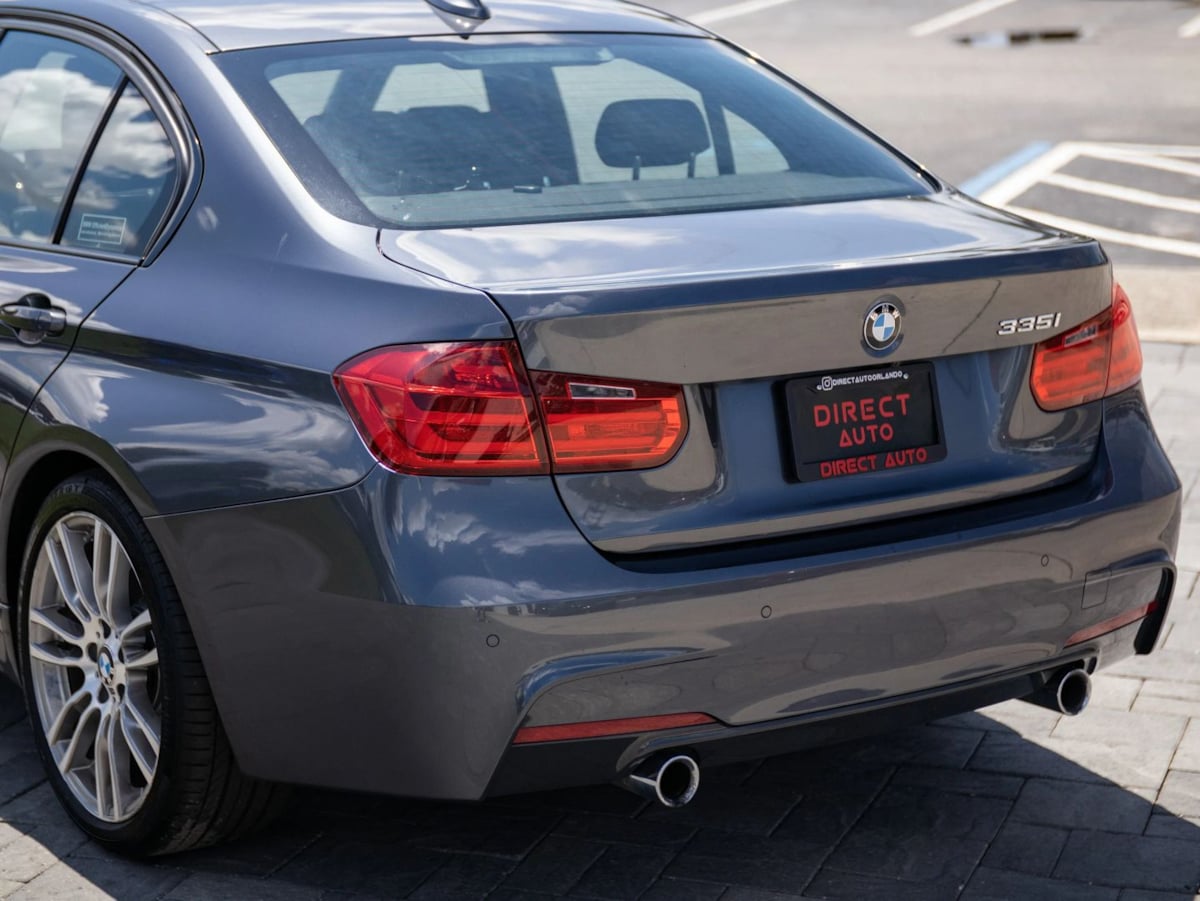 BMW 3 Series photo 10