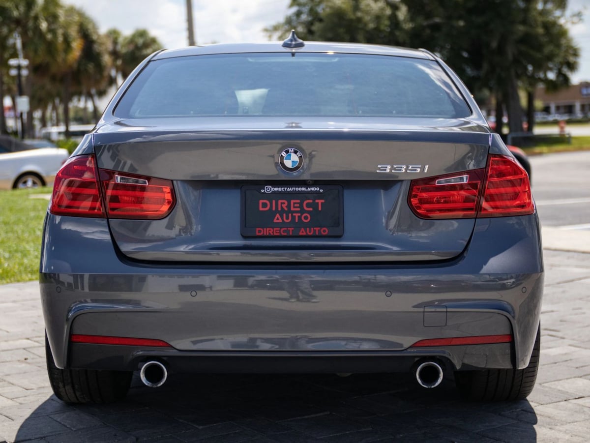 BMW 3 Series photo 11
