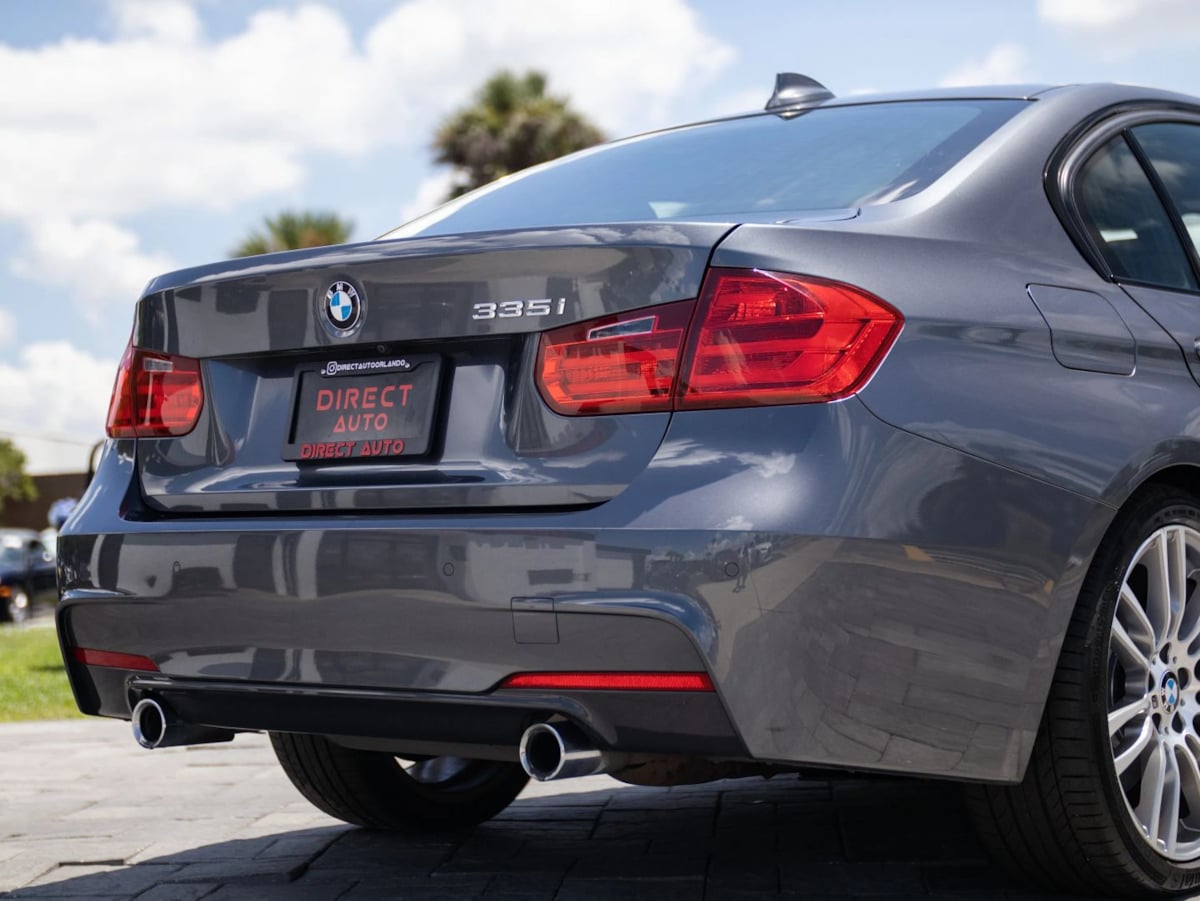 BMW 3 Series photo 12