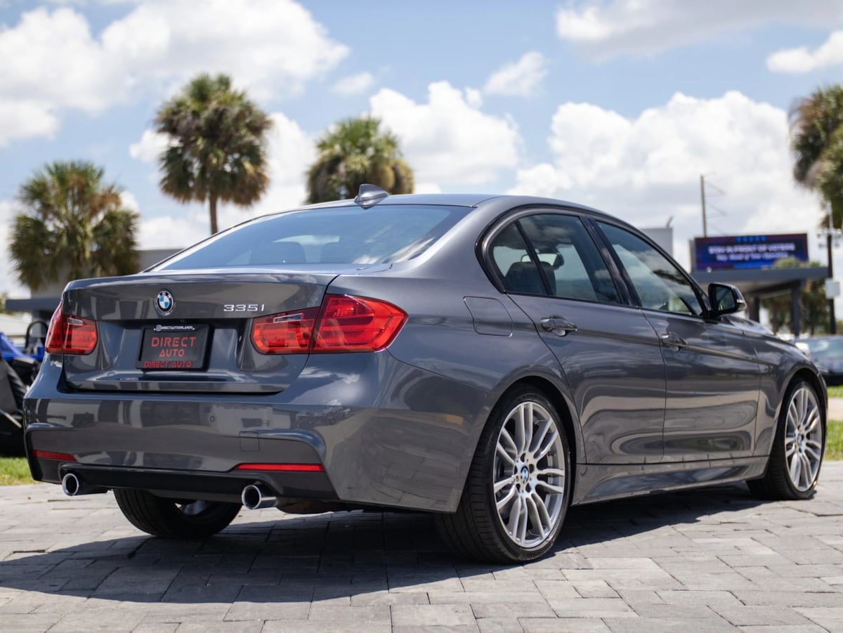 BMW 3 Series photo 13