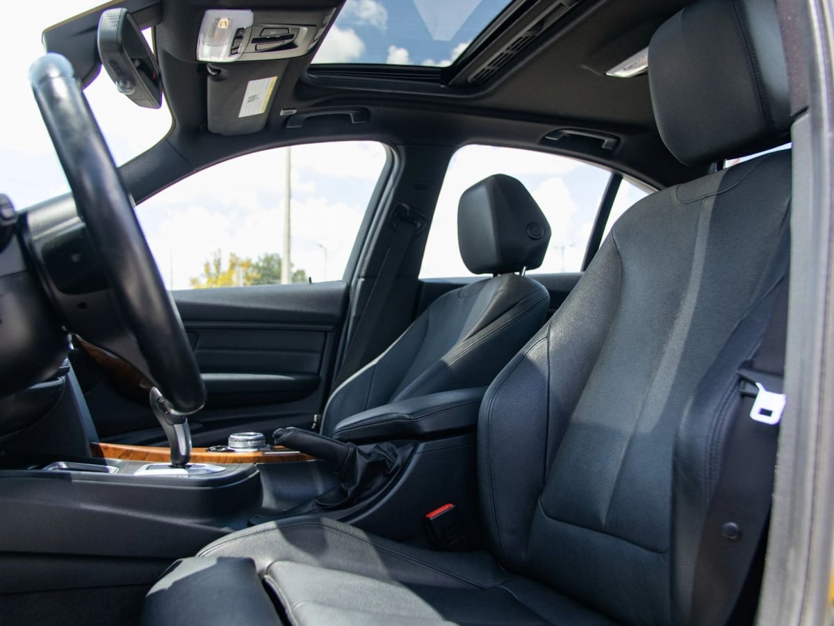 BMW 3 Series photo 19