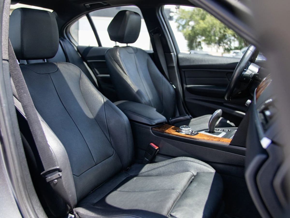 BMW 3 Series photo 20