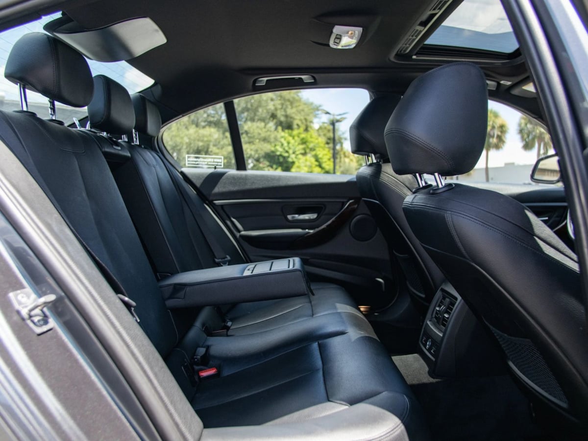 BMW 3 Series photo 25