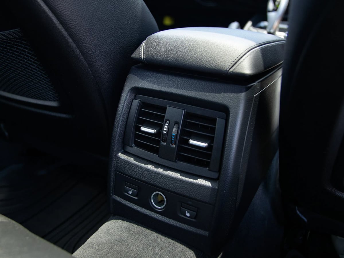 BMW 3 Series photo 26
