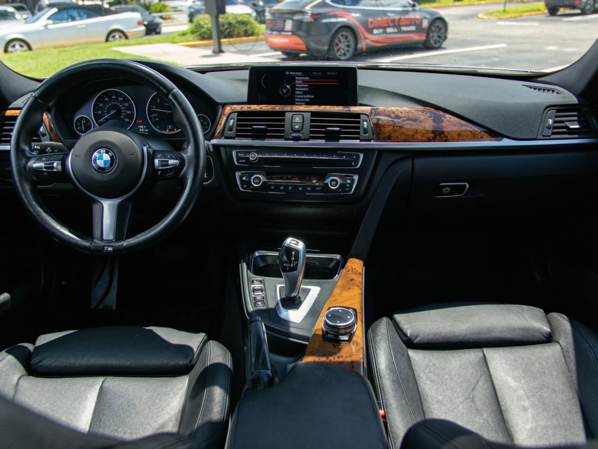 BMW 3 Series photo 27