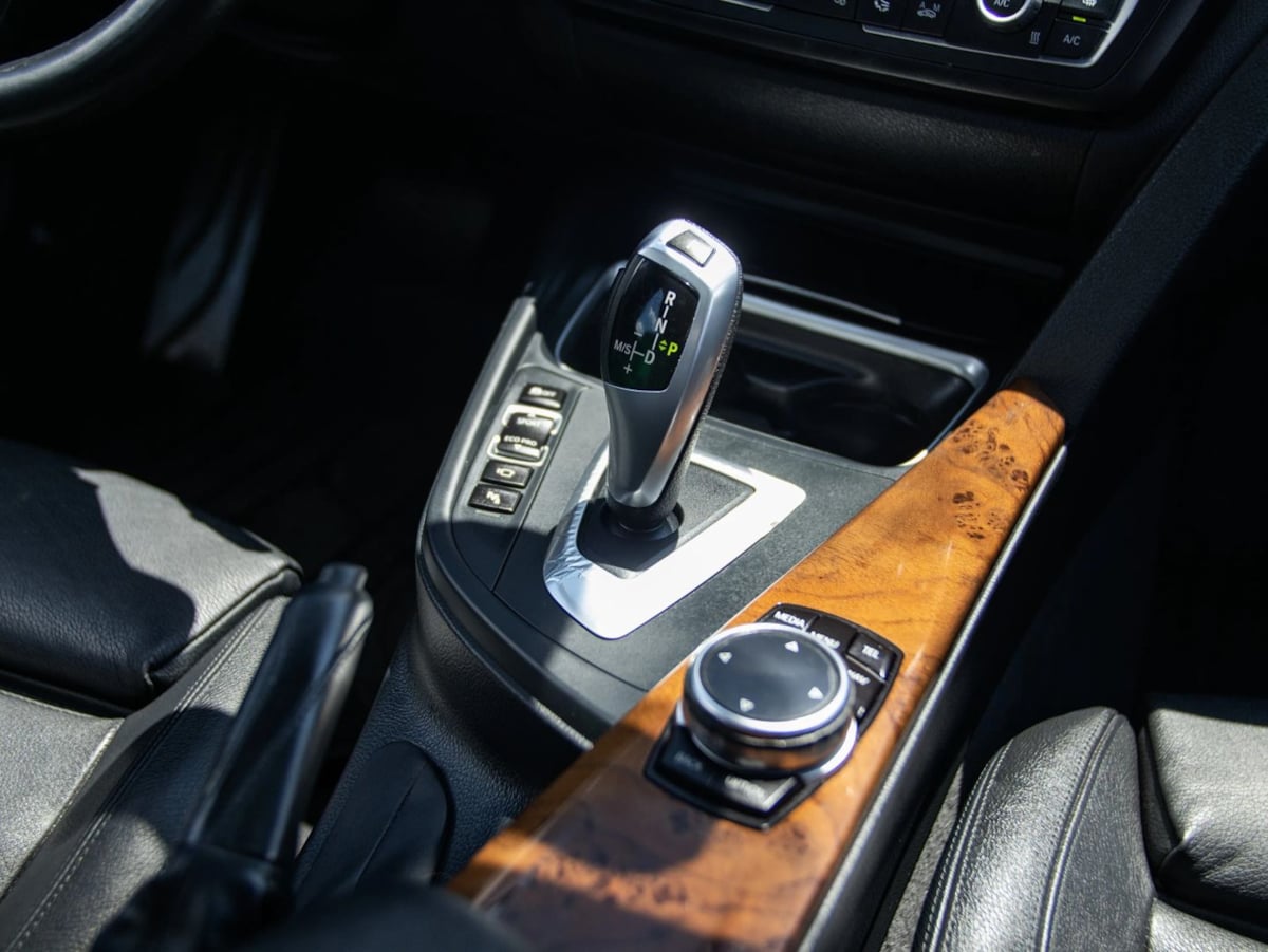 BMW 3 Series photo 30