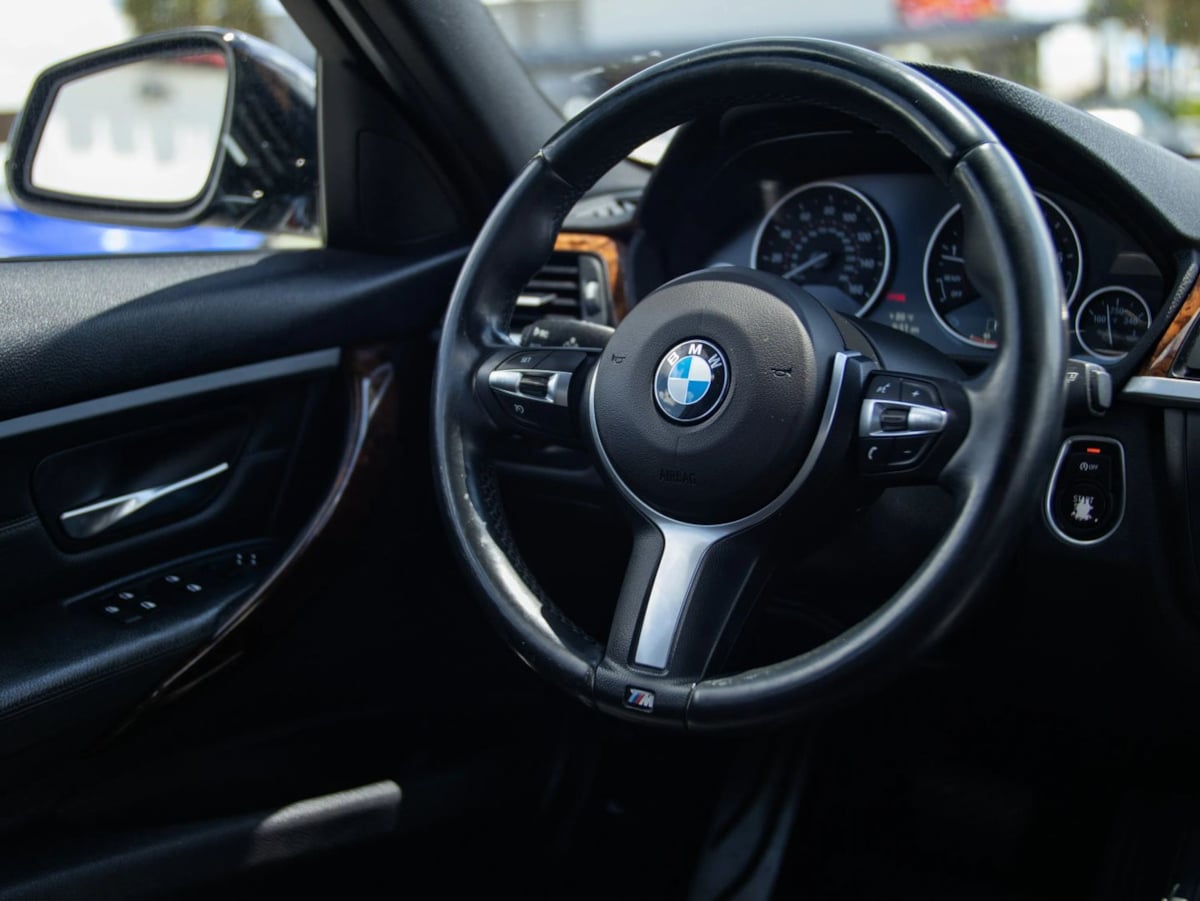 BMW 3 Series photo 31
