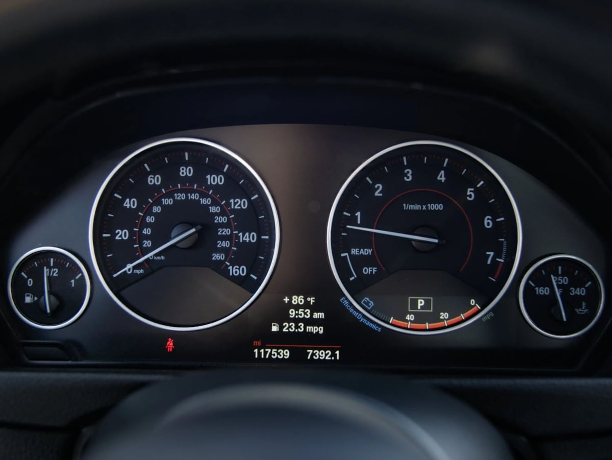 BMW 3 Series photo 32