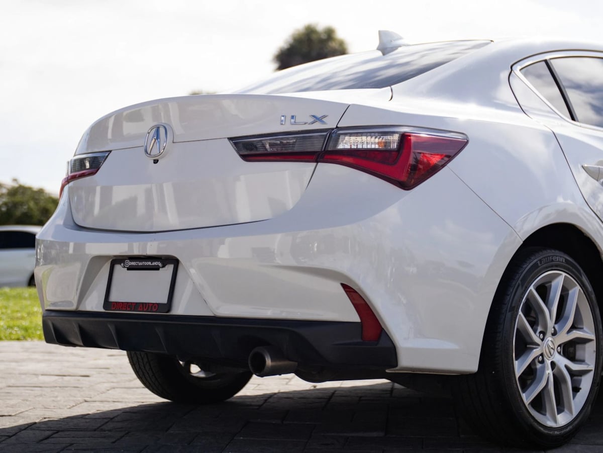 Acura ILX photo 14