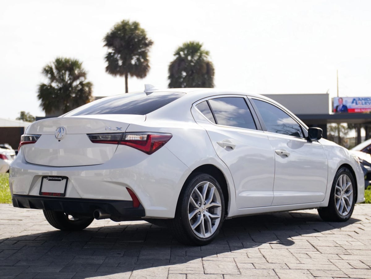 Acura ILX photo 15