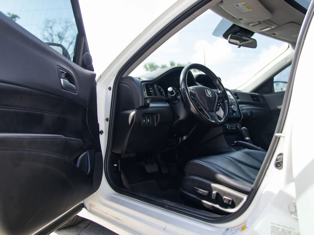 Acura ILX photo 17